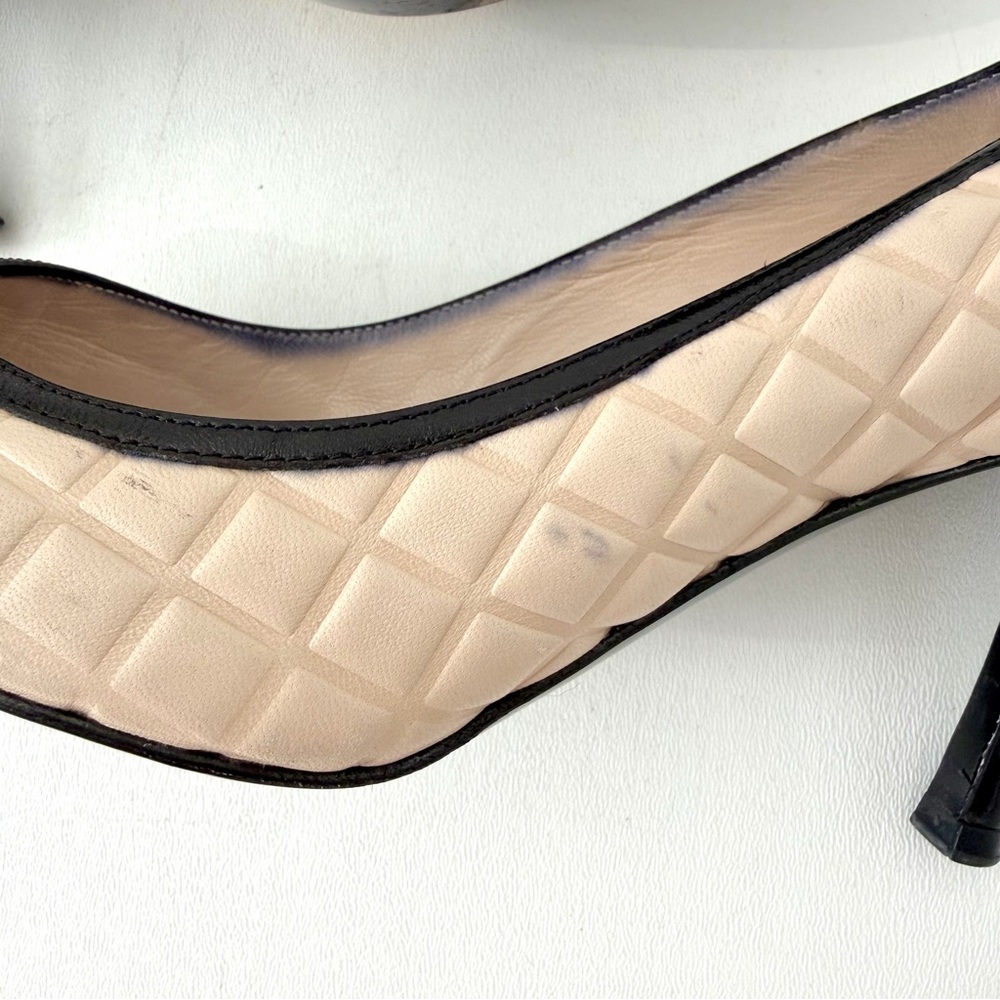 CHANEL || Beige Quilted Leather Black Cap Toe Pointed Pumps Heels EU 37 - Picture 12 of 16